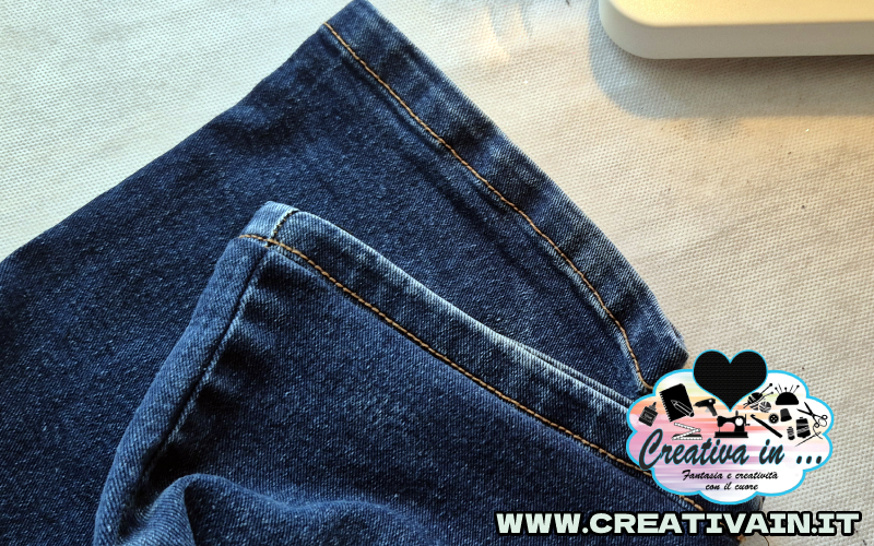 Come accorciare l’orlo ai jeans mantenendo quello originale